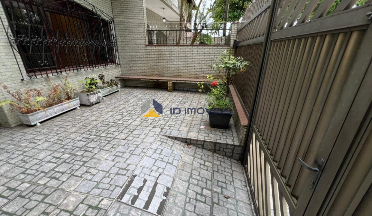 WhatsApp Image 2025-12-01 at 13.52.49 (1)